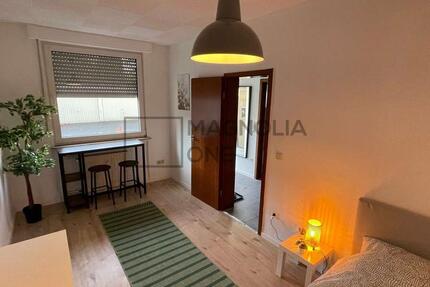 Einziehen & Wohlfühlen: Komplett möblierte 2-Zimmer-Wohnung in modernem Stil *WG geeignet* zimmer