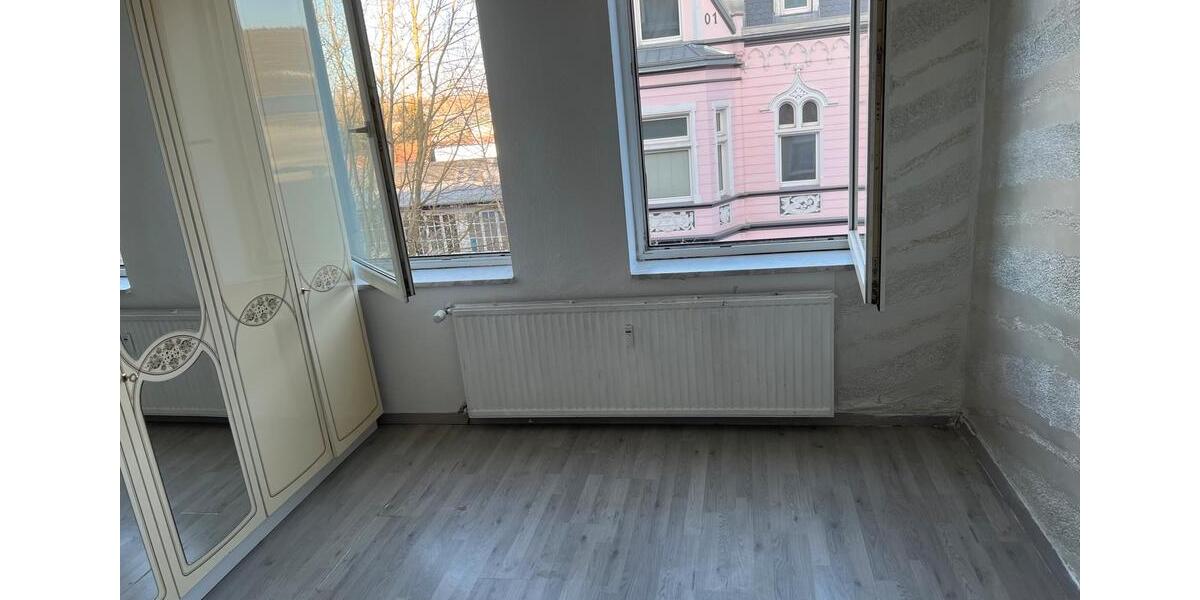 Etagenwohnung Gelsenkirchen Ückendorf - 4 Zimmer, 110 m&sup2;, 1.100&euro; | Angebot:24584064