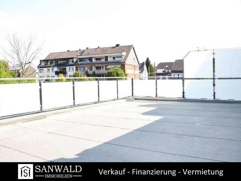 Luxuriöse 4,5-Zimmer mit großer Dachterrasse und Blick ins Grüne im Zweifamilienhaus 4 zimmer