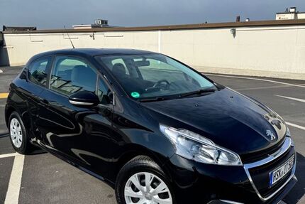 Peugeot 208 159.325 km 4.299 &euro; Recklinghausen 45657
