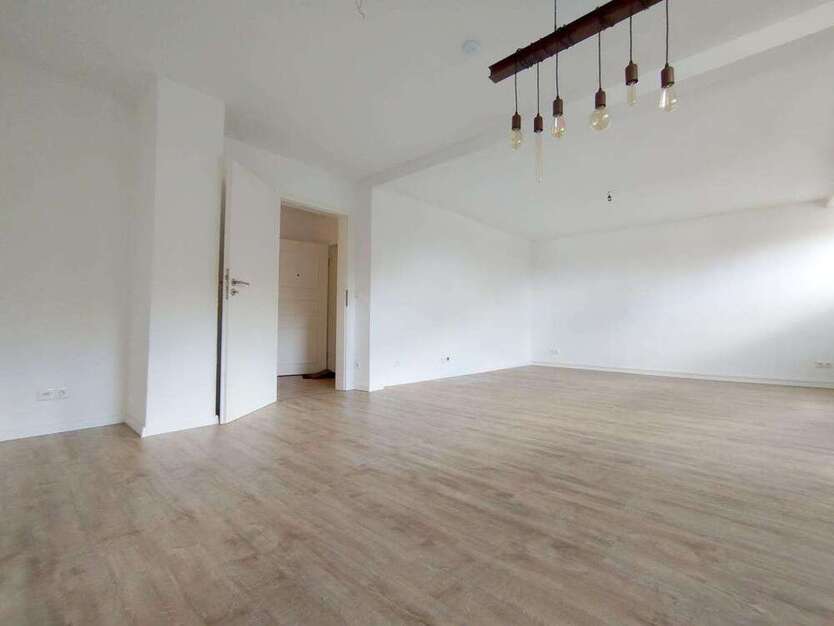 Wohnung zum Mieten in Oberhausen (Stadtmitte) 950 € 121 m²