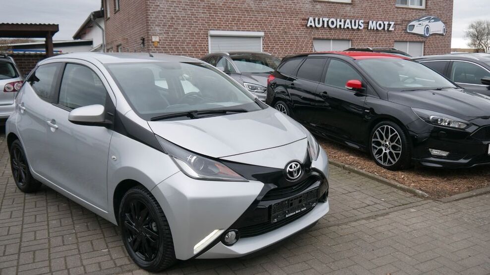 Toyota Aygo (X) 53.659 km 8.600 € Selm 59379