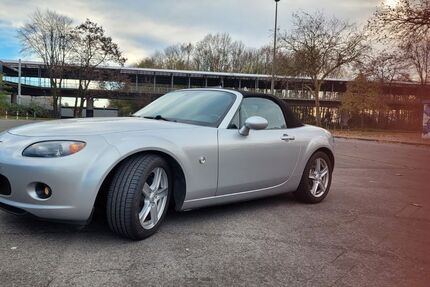 Mazda MX-5 124.600 km 8.800 &euro; Gelsenkirchen 45894
