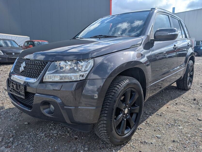 Suzuki Grand Vitara 176.000 km 8.790 € Essen 45356