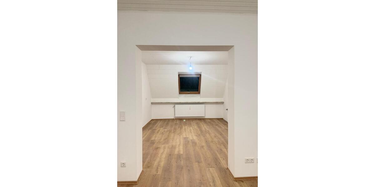Etagenwohnung Oberhausen Alsfeld - 4 Zimmer, 85 m&sup2;, 1.300&euro; | Angebot:25050320