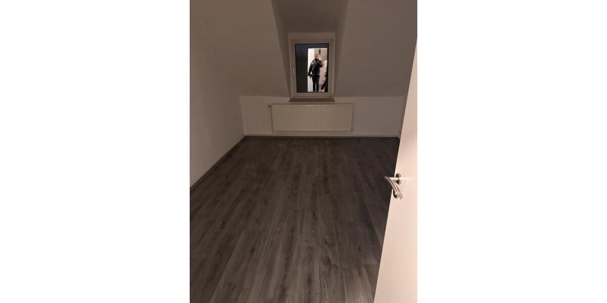 Dachgeschoßwohnung Recklinghausen Grullbad - 5 Zimmer, 130 m&sup2;, 850&euro; | Angebot:24757134