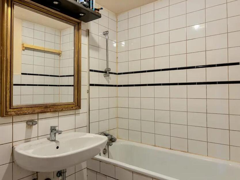 Immobilien GmbH mit vermieteter Eigentumswohnung in Bochum zimmer