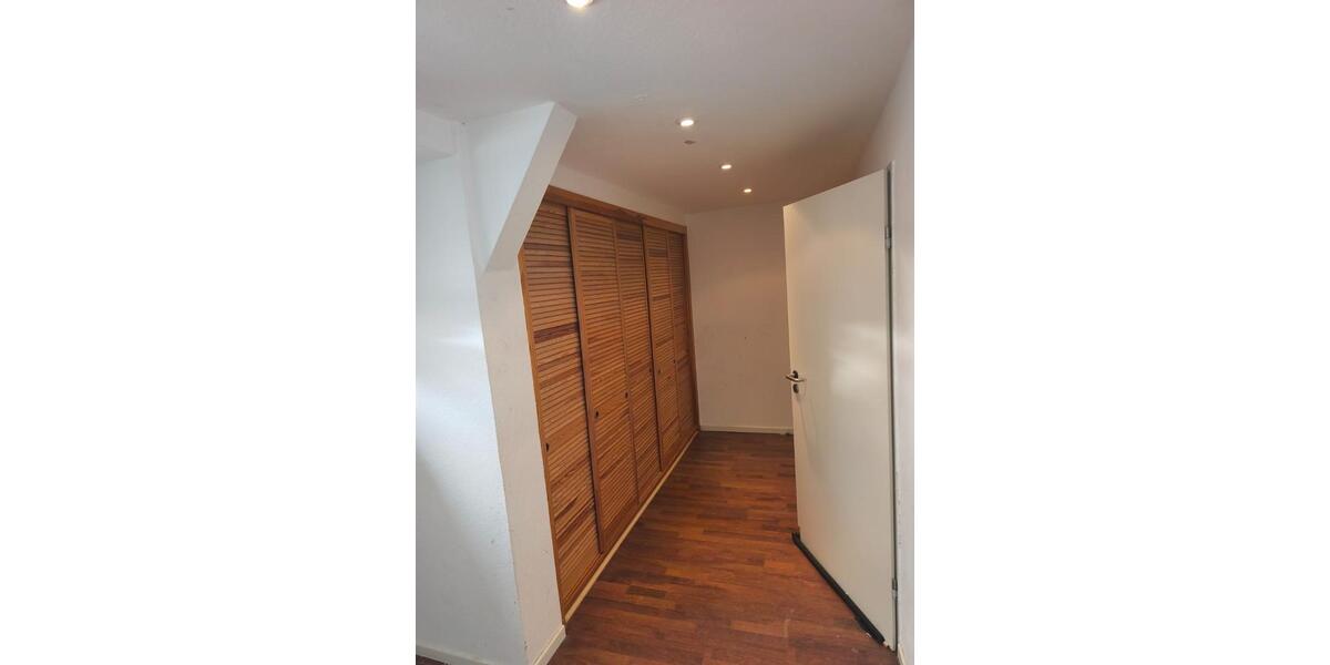 Dachgeschoßwohnung Bottrop - 3 Zimmer, 70 m&sup2;, 525&euro; | Angebot:25341187