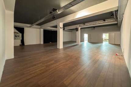 Halle in Witten 1.284 € 240 m² zimmer