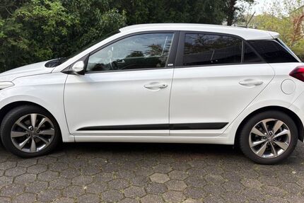 Hyundai i20 99.700 km 9.400 &euro; Witten 58454