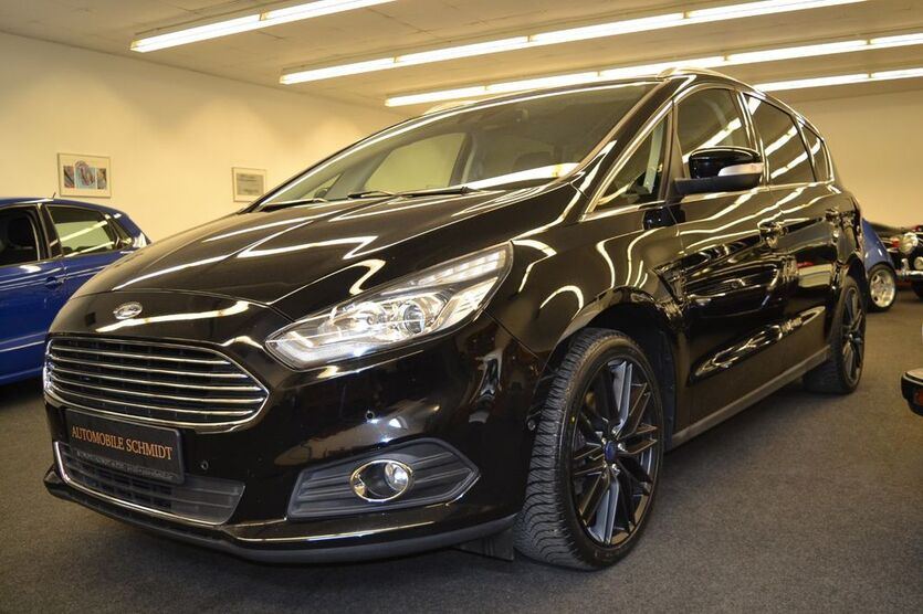 Ford S-Max 97.800 km 15.999 € Mülheim-Speldorf 45478