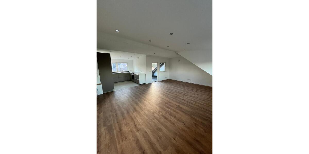Dachgeschoßwohnung Dortmund Brackel - 3.5 Zimmer, 85 m&sup2;, 1.200&euro; | Angebot:26113446