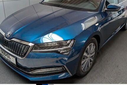 Skoda Superb 64.950 km 23.880 € Raesfeld 46348