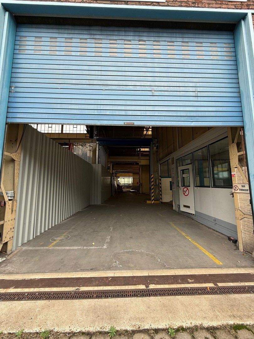 2170 m² Lagerhalle mit Bürofläche zimmer