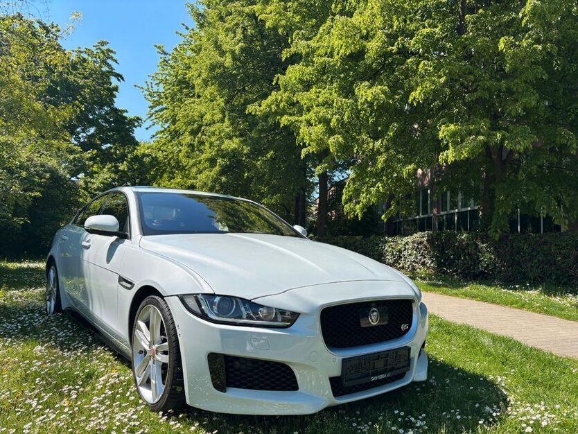 Jaguar XE 161.000 km 17.900 € Essen 45139