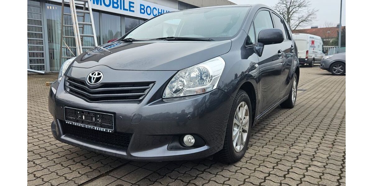 Toyota Verso 100.500 km 9.699 &euro; Bochum 44866