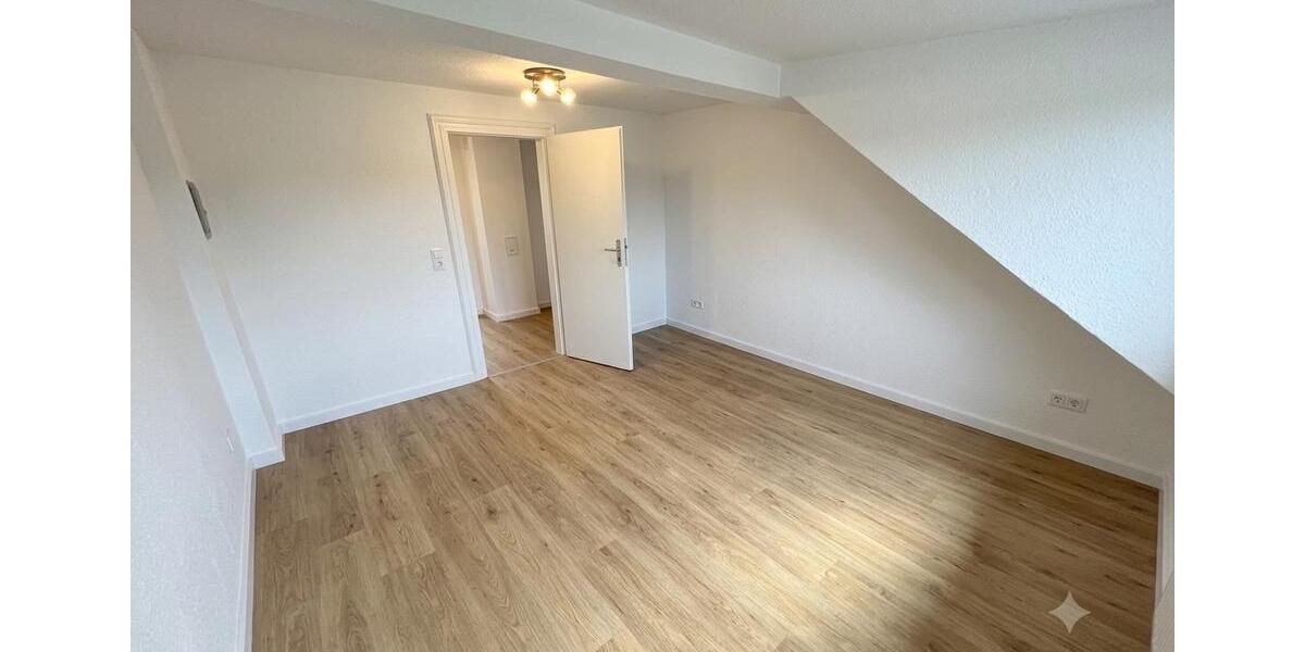 Dachgeschoßwohnung Herne Wanne-Bickern - 4 Zimmer, 90 m&sup2;, 199.000&euro; | Angebot:27085989