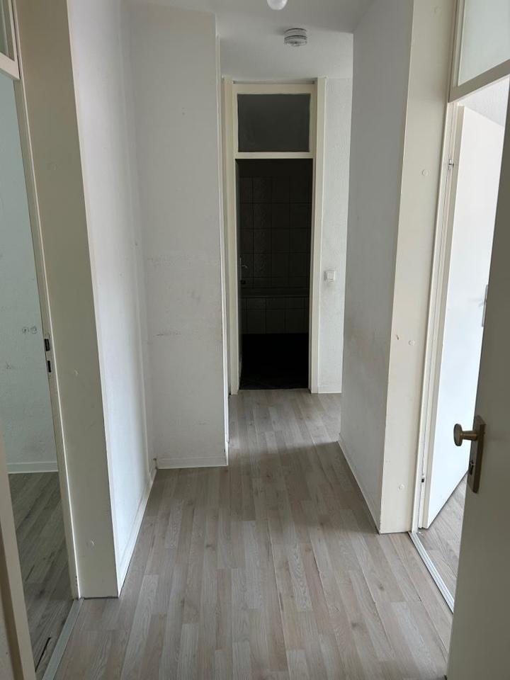 3 Zimmer, Balkon, 2 Obergeschoss in Sackgassenlage zimmer