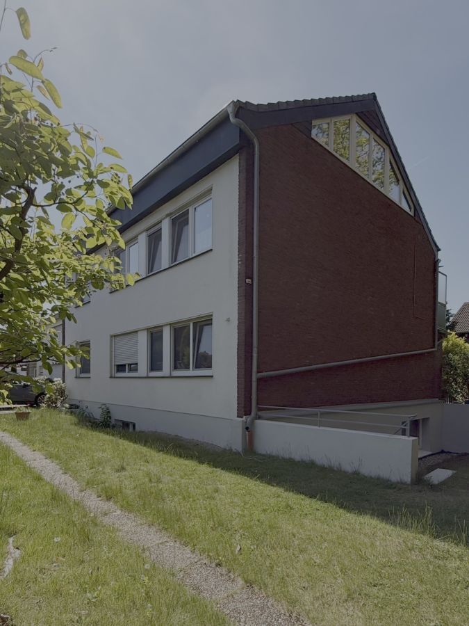 Provisionsfrei* Mehrfamilienhaus, 4 WE in Top Lage, EG 93 qm mit Garten u. Garage frei