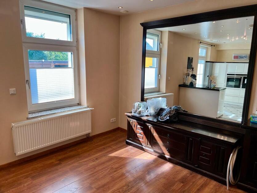 Top gepflegte Doppelhaushälfte mit ausgebautem Dachboden & Keller zimmer