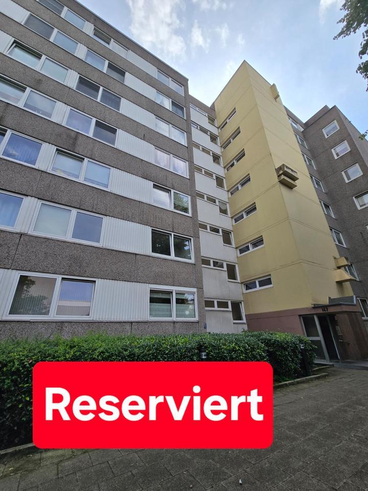 Reserviert!Sehr zentrale Lage, helle 3,5 Zimmer Wohnung m. Loggia zimmer