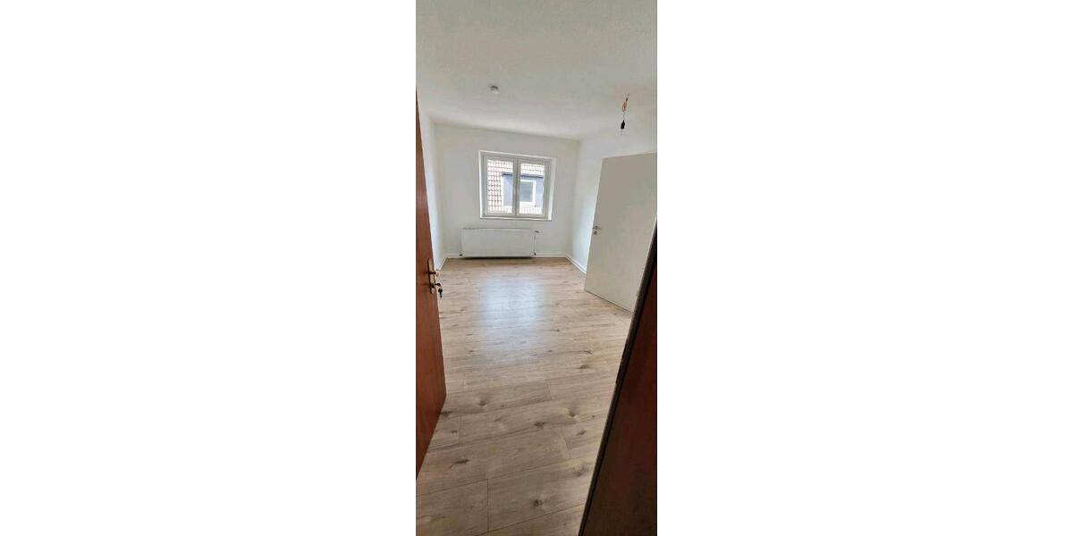 Dachgeschoßwohnung Essen Stadtbezirk VIII - 2 Zimmer, 38 m&sup2;, 380&euro; | Angebot:26296364