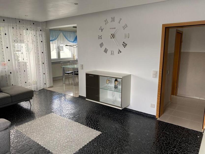 Luxuriöse Wohnung Eigentumswohnung m. Balkon & Garage + Parkplatz zimmer