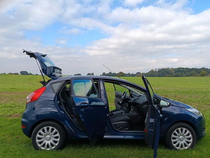 Ford Fiesta 59.130 km 5.250 € Recklinghausen 45665