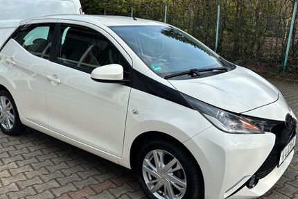 Toyota Aygo (X) 57.000 km 7.700 &euro; Dortmund 44265