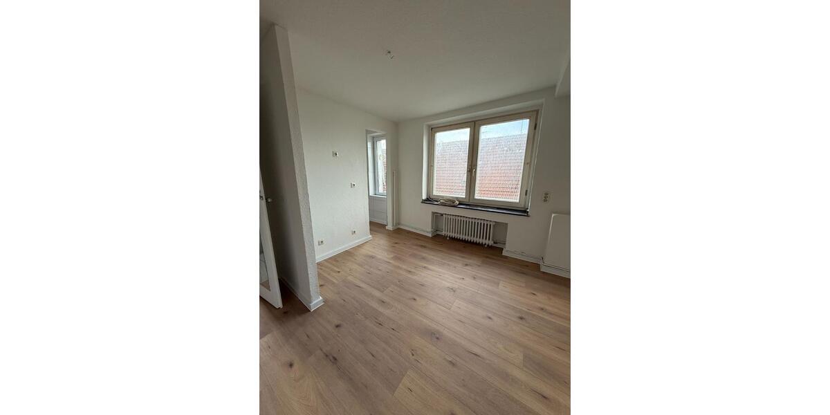 Dachgeschoßwohnung Gelsenkirchen - 2 Zimmer, 85 m&sup2;, 460&euro; | Angebot:25418936