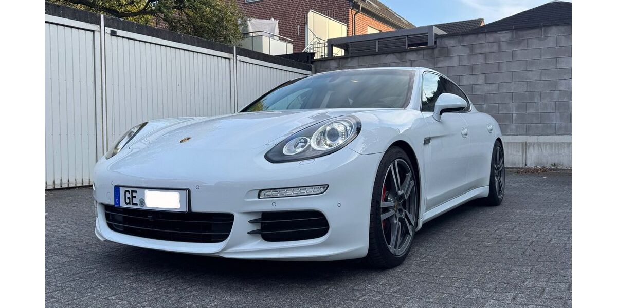 Porsche Panamera 92.000 km 22.900 &euro; Gelsenkirchen 45896