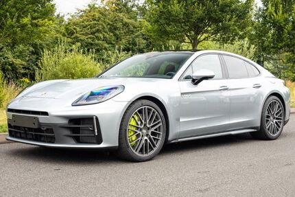 Porsche Panamera 17.990 km 125.890 € Recklinghausen 45665