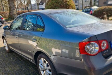 VW Jetta 127.600 km 4.885 &euro; Recklinghausen 45657
