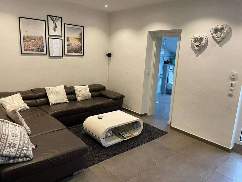 Modernisiertes Reihenmittelhaus mit Balkon und hochwertigen Ausstattungen 4 zimmer