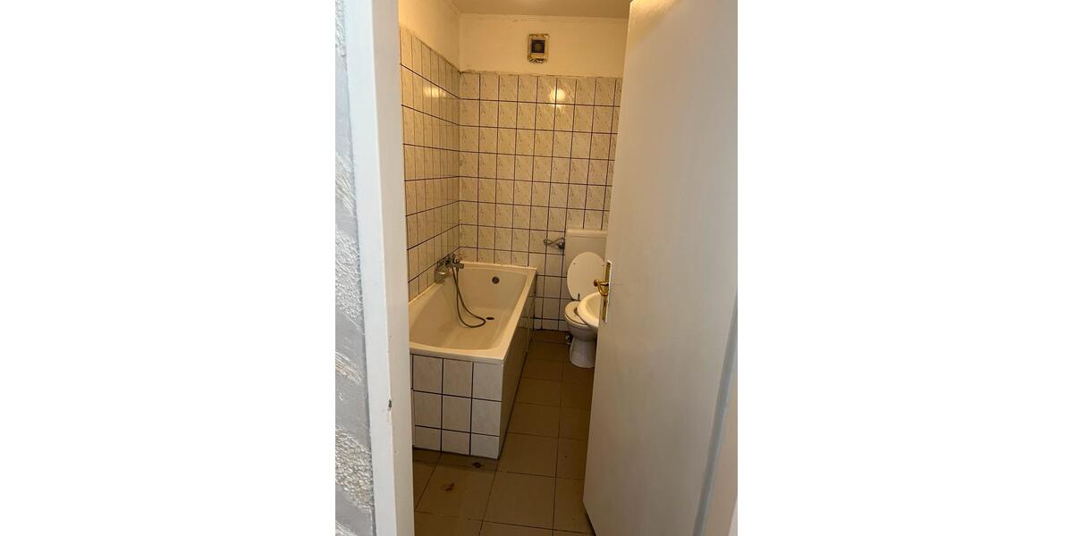 Etagenwohnung Gelsenkirchen Ückendorf - 4 Zimmer, 110 m&sup2;, 1.100&euro; | Angebot:24584064