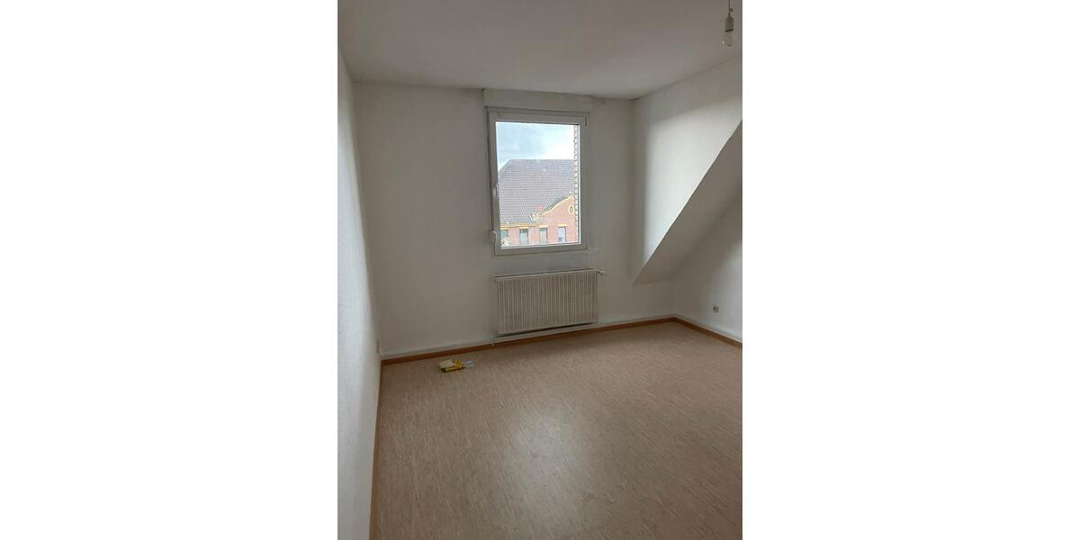 Dachgeschoßwohnung Oberhausen Rothebusch - 3 Zimmer, 92 m&sup2;, 900&euro; | Angebot:26256389