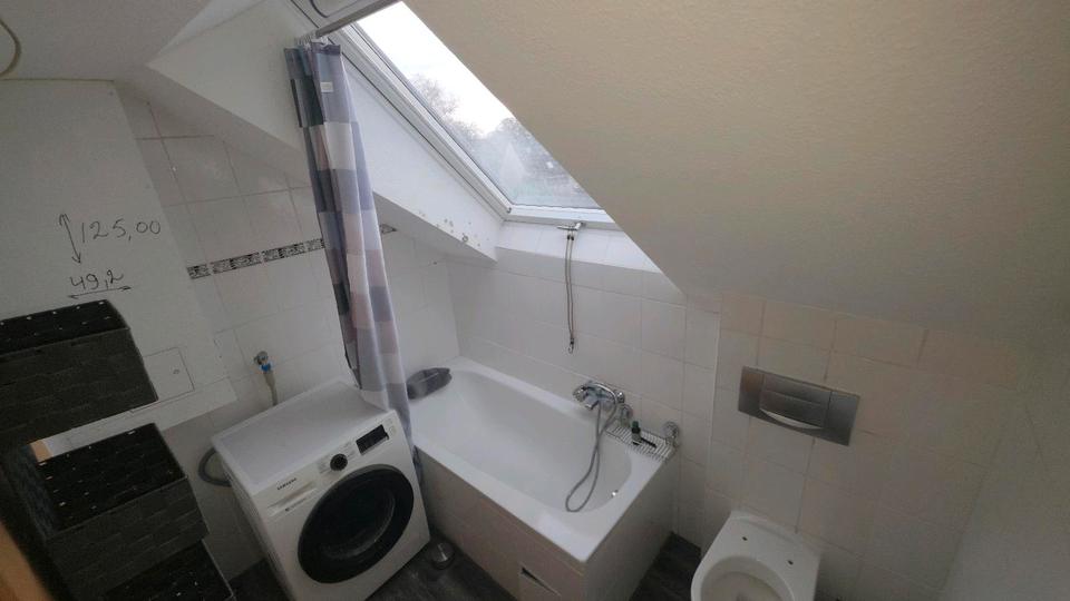 Dachgeschoßwohnung Essen Stadtbezirk VII - 5 Zimmer, 65 m&sup2;, 725&euro; | Angebot:25107034