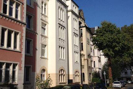 stilvolle 3-Zimmer-Altbauwohnung mit Balkon 3 zimmer