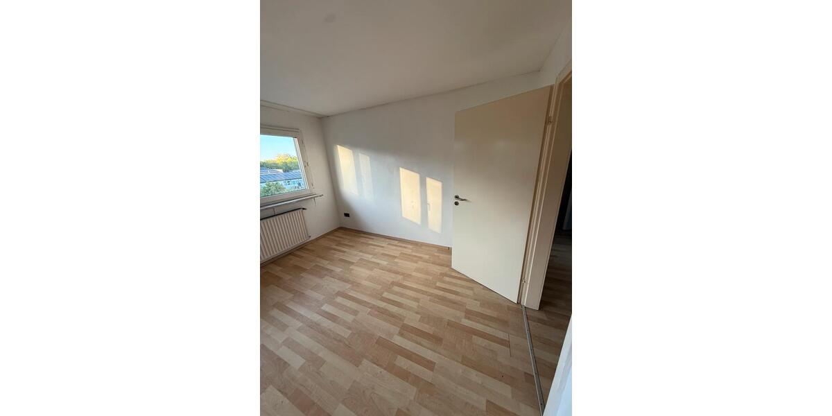 Dachgeschoßwohnung Essen Stadtbezirk V - 2 Zimmer, 70 m&sup2;, 750&euro; | Angebot:26301677