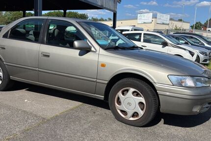 Toyota Camry 122.000 km 3.499 &euro; Essen 45356