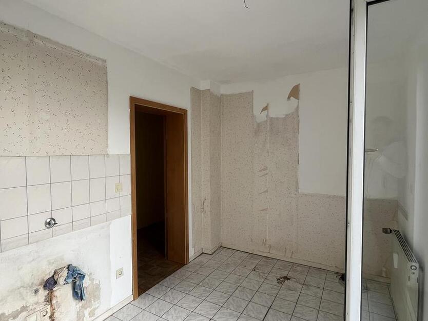 ~ Frisch renoviert + mit tollem Balkon ~ zimmer