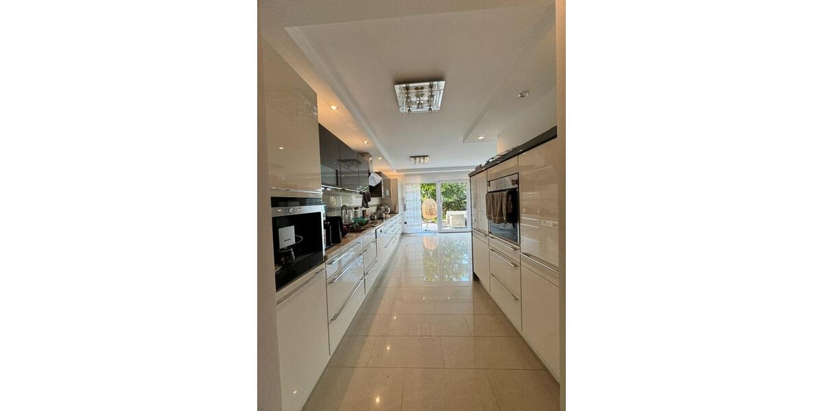 Reiheneckhaus Einfamilienhaus mit großem Garten & großer Garage zimmer