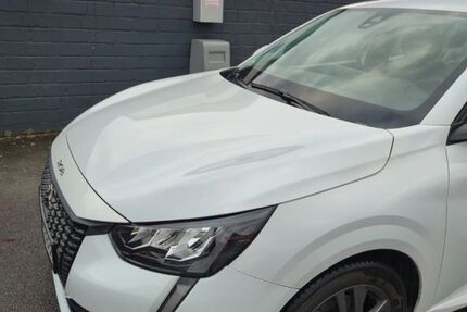 Peugeot 208 27.000 km 14.500 &euro; Castrop Rauxel 44581