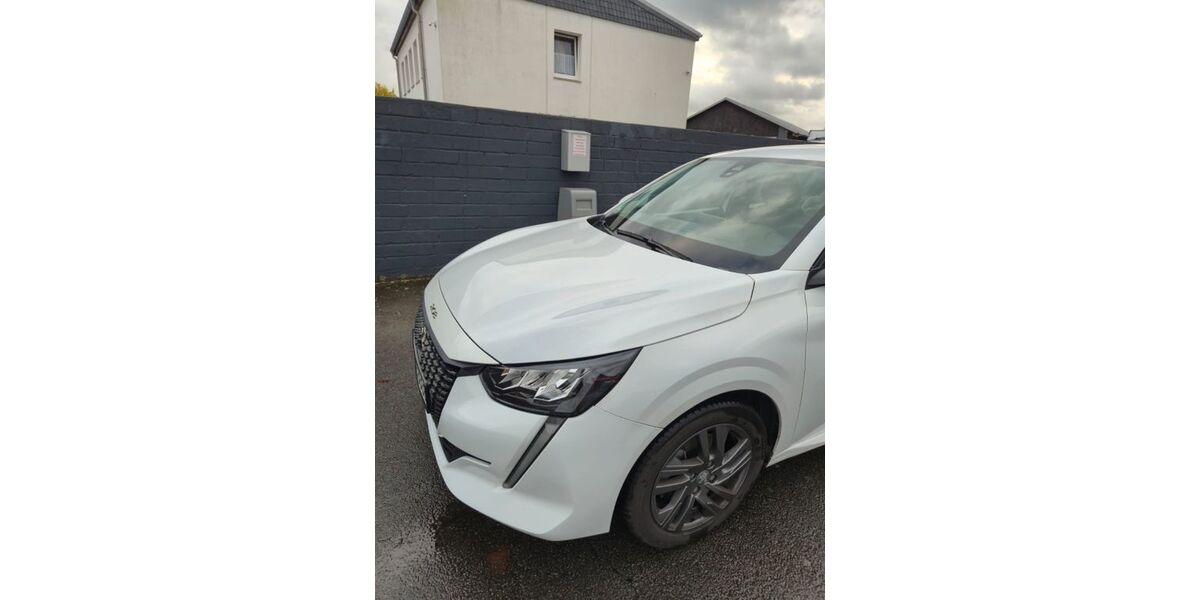 Peugeot 208 27.000 km 14.500 &euro; Castrop Rauxel 44581