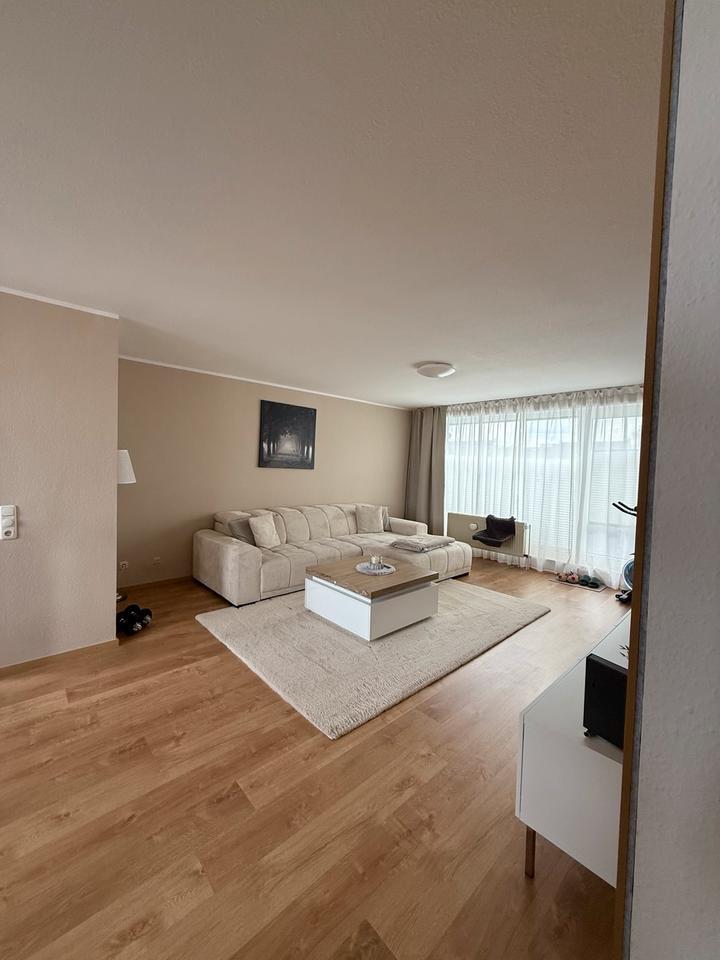 Schöne und große 2 Raum Maisonette Wohnung zimmer