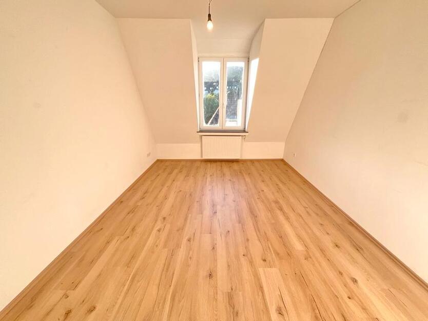 Wunderschöne 4 Zimmerwohnung mit Balkon zimmer