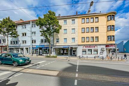 2,5 Zimmer – Balkon – renoviert – zentrale Lage direkt am Rathaus 2 zimmer