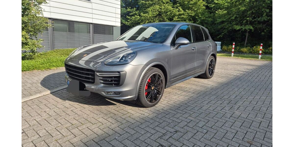Porsche Cayenne 135.000 km 37.900 &euro; Essen 45131