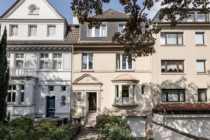 Haus zum Kaufen in Essen 700.000 € 257.7 m²