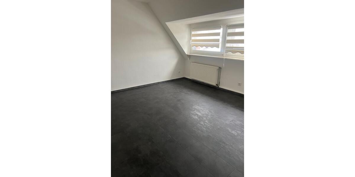 Dachgeschoßwohnung Oberhausen Biefang - 3.5 Zimmer, 78 m&sup2;, 750&euro; | Angebot:24429674